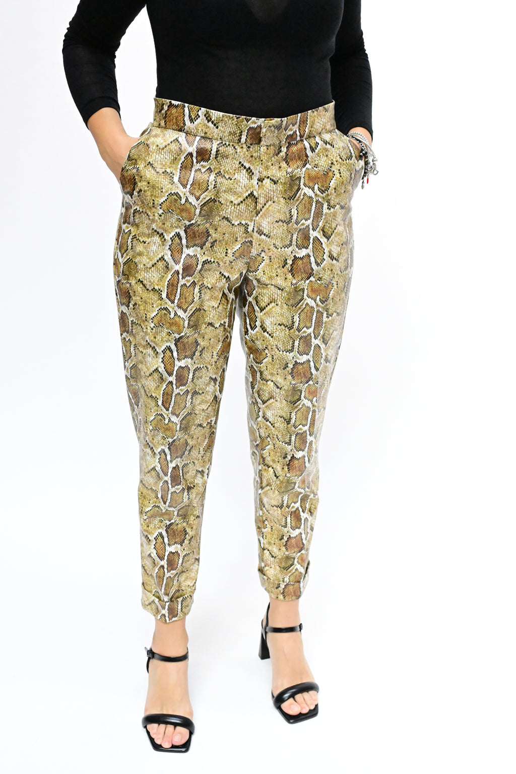 Pantalone a sigaretta